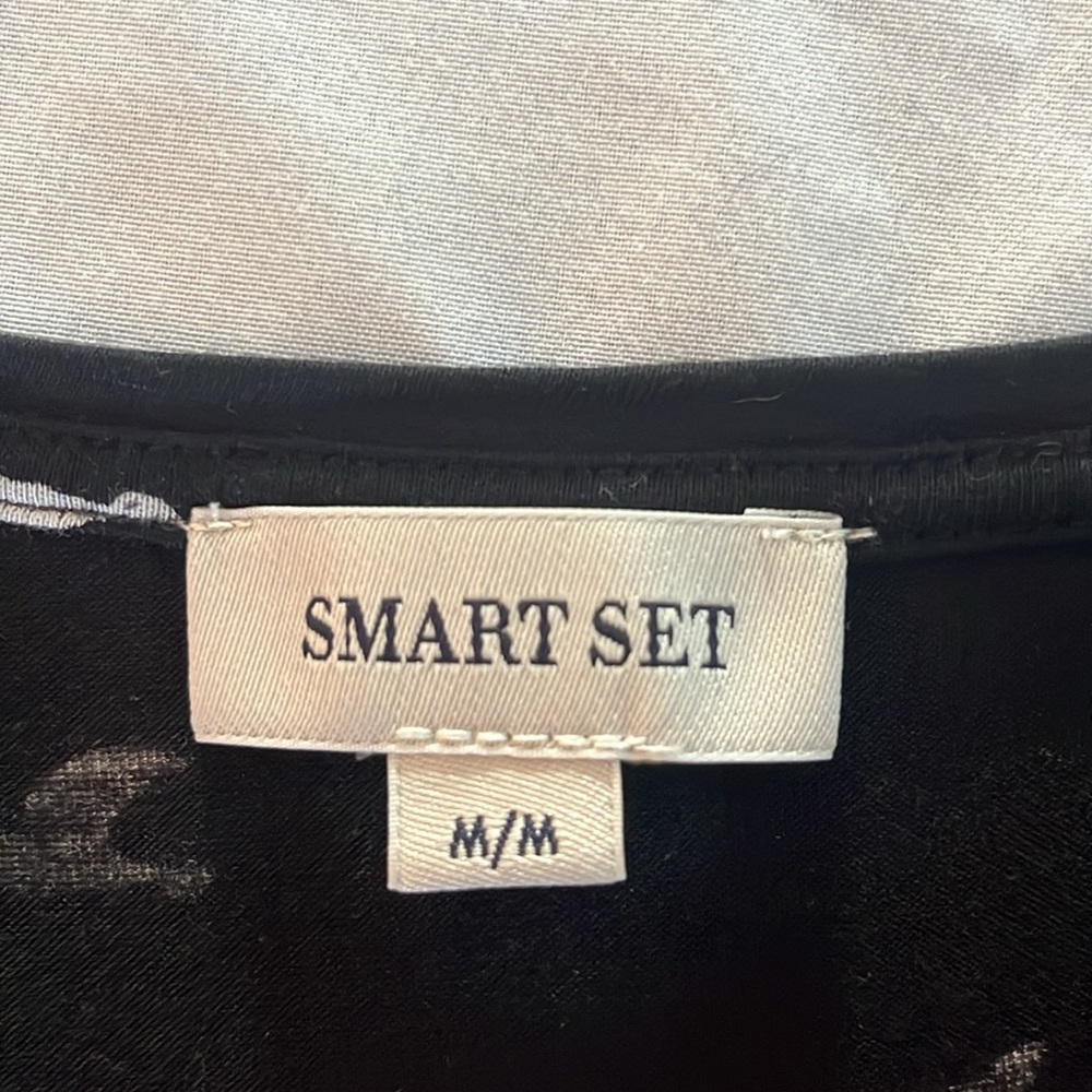 Smart Set Blouse - Picture 2 of 7